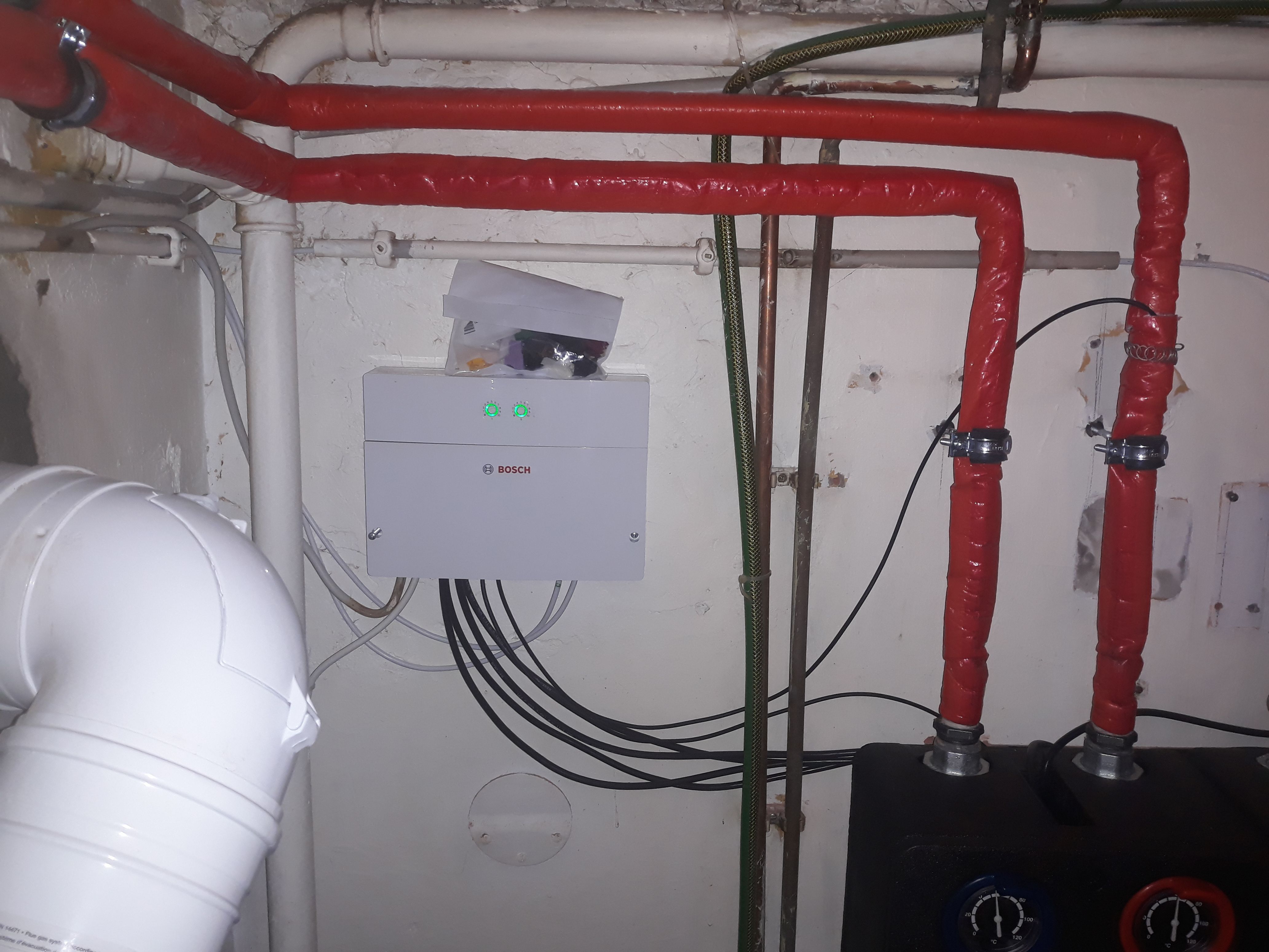Neu verlegte Sanitärleitungen in einer Wiener Altbauwohnung