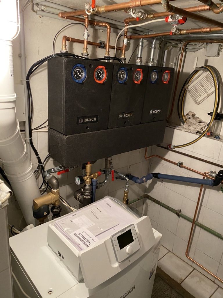 Barrierefreies Badezimmer mit Haltegriffen